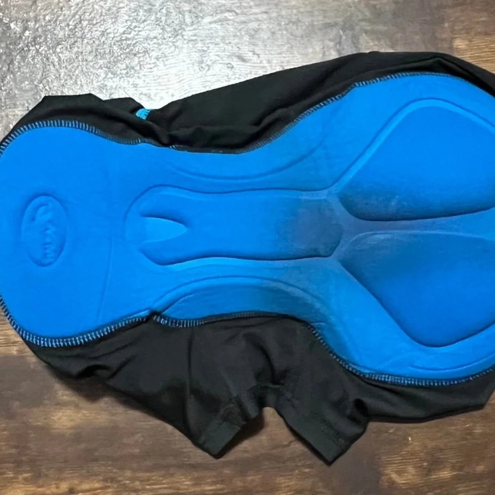 The Unbranded Brand baleaf black